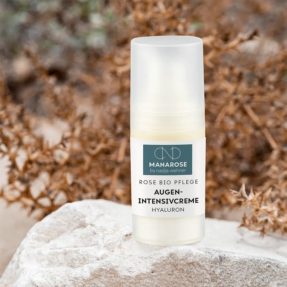 Eine Flasche Augen Intensivcreme Hyaluron für eine frischere und jugendlichere Augenpartie von Manarose Biokosmetik.